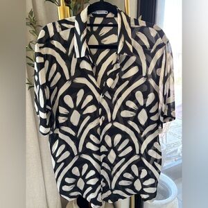 Zara Men’s Black and White Abstract Button Down Shirt